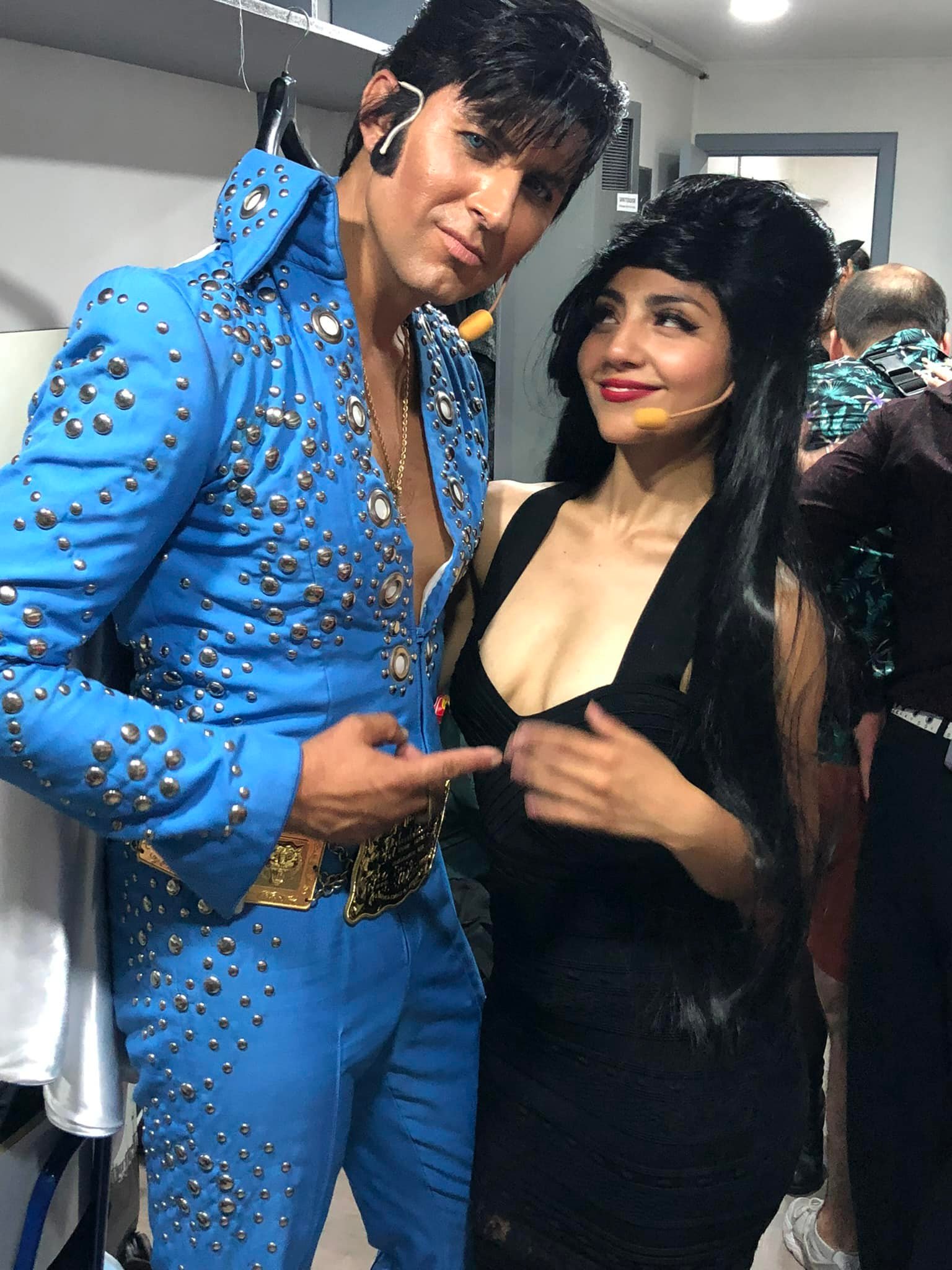 Angel en teatro Azares, junto a la protagonista de Priscilla Presley.